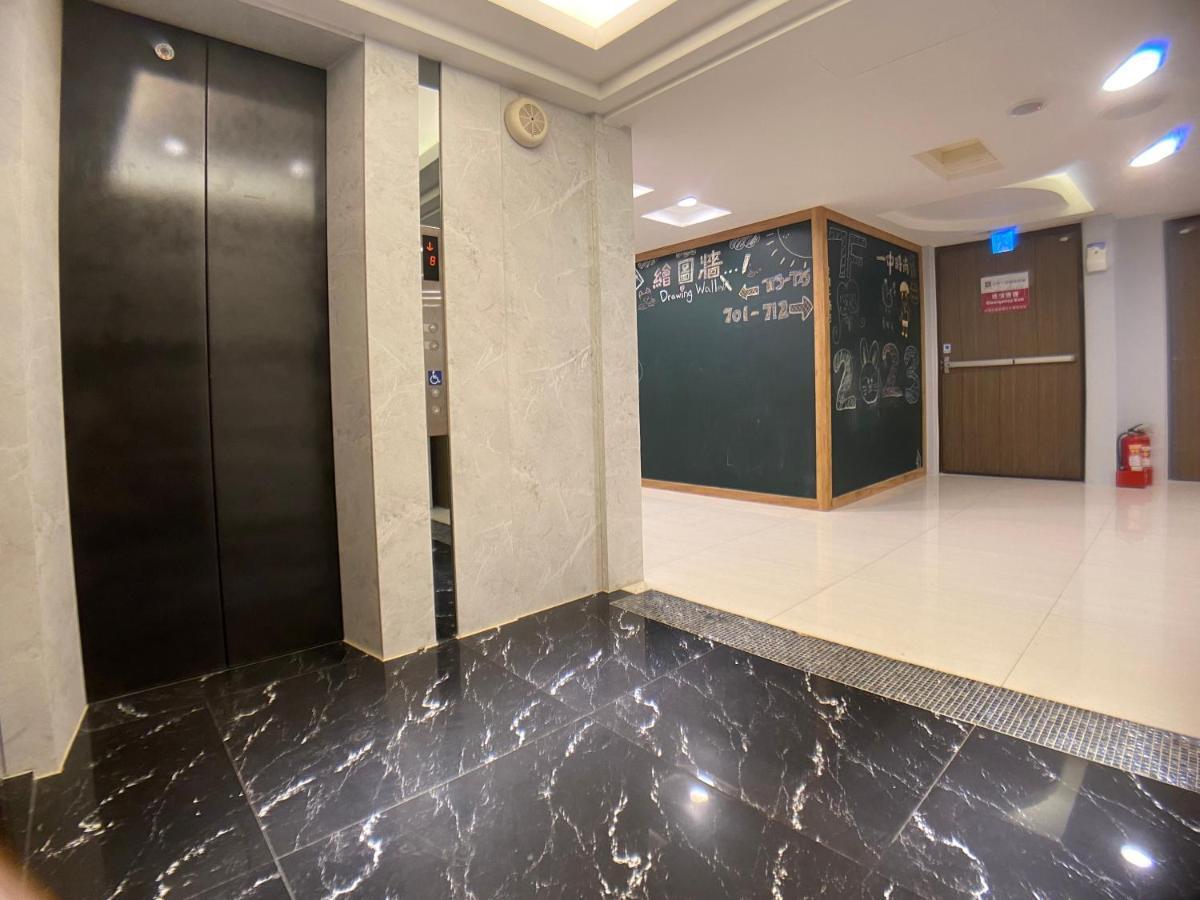 Bonjour Hotel Taichung Exteriör bild
