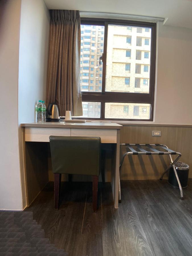 Bonjour Hotel Taichung Exteriör bild