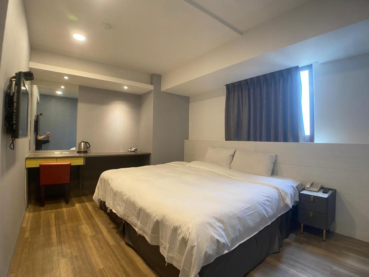 Bonjour Hotel Taichung Exteriör bild