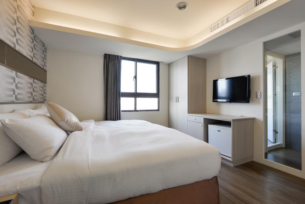 Bonjour Hotel Taichung Exteriör bild